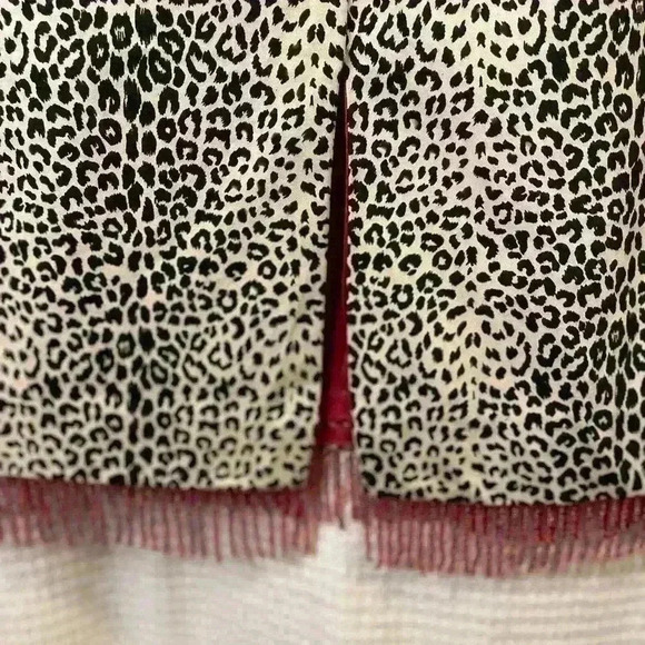 Bliss pencil skirt in animal print with red trim. - Picture 5 of 6